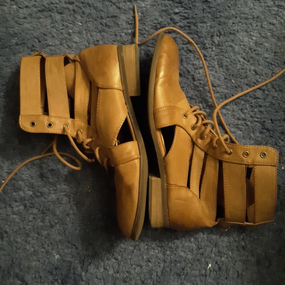 Heeled short boots..